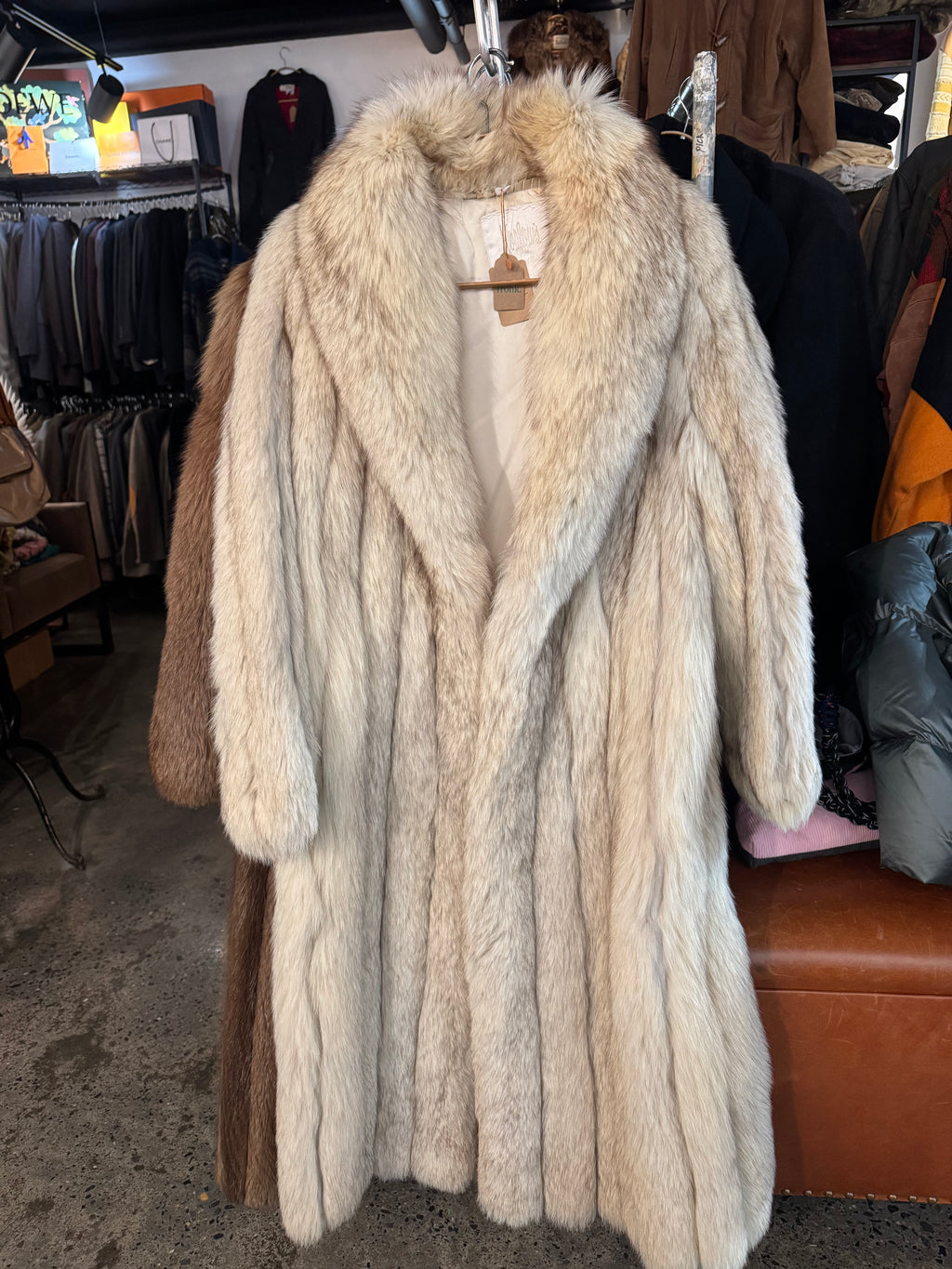 Vintage Koslow’s Fox Fur Coat – Ivory / Silver Tones