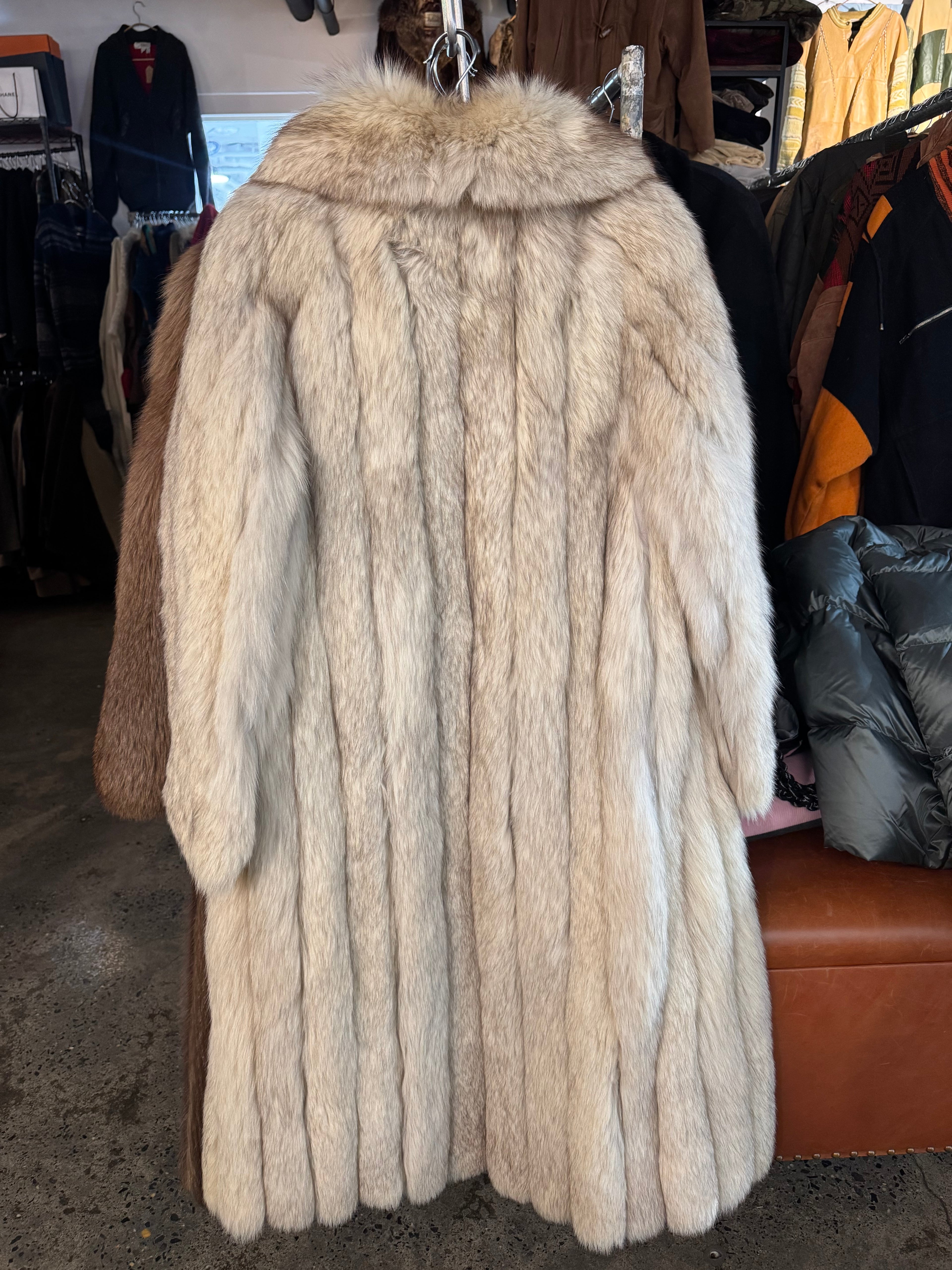Vintage Koslow’s Fox Fur Coat – Ivory / Silver Tones