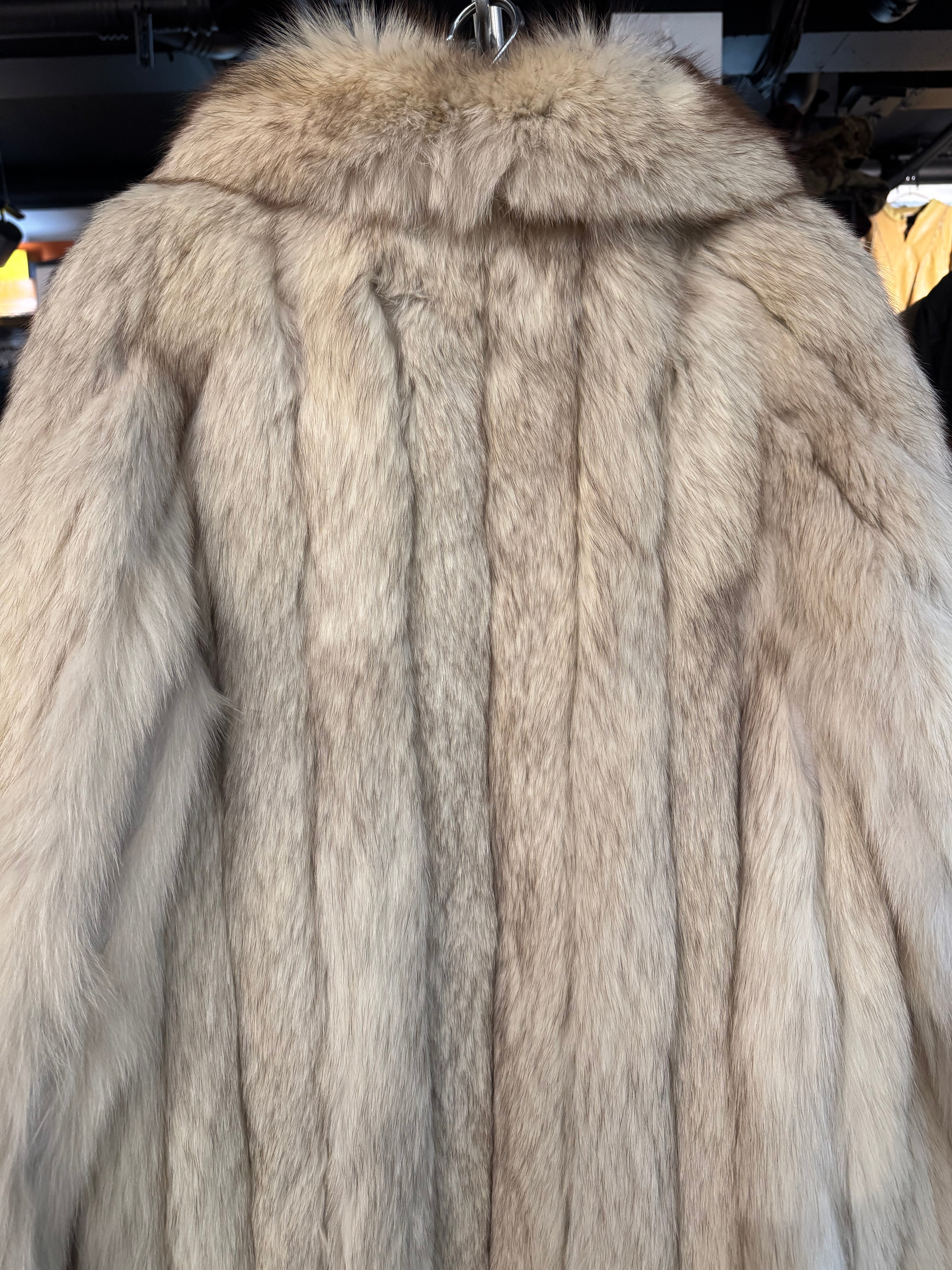 Vintage Koslow’s Fox Fur Coat – Ivory / Silver Tones