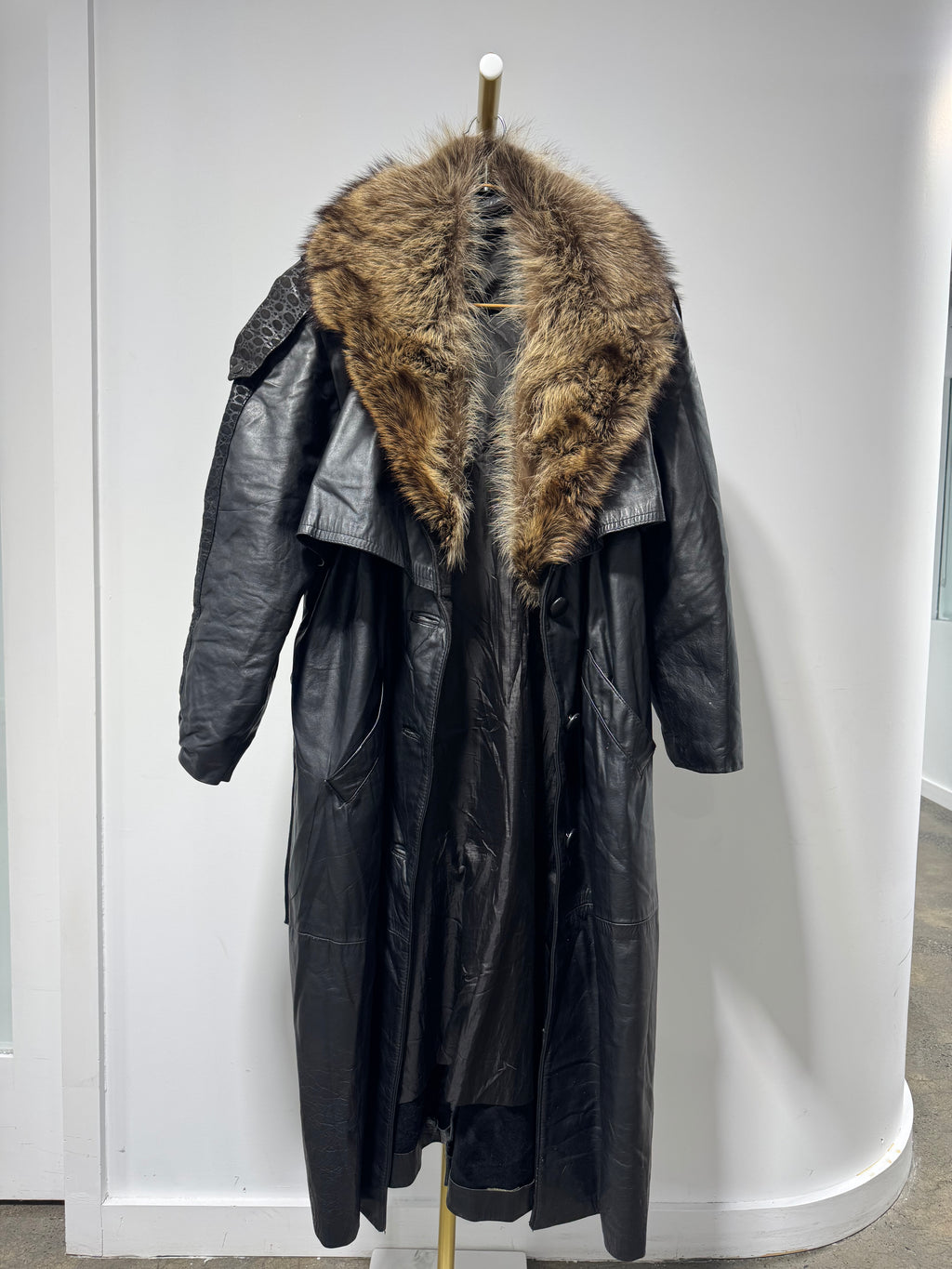Vintage Black Leather Trench Coat with Detachable Raccoon Fur Collar