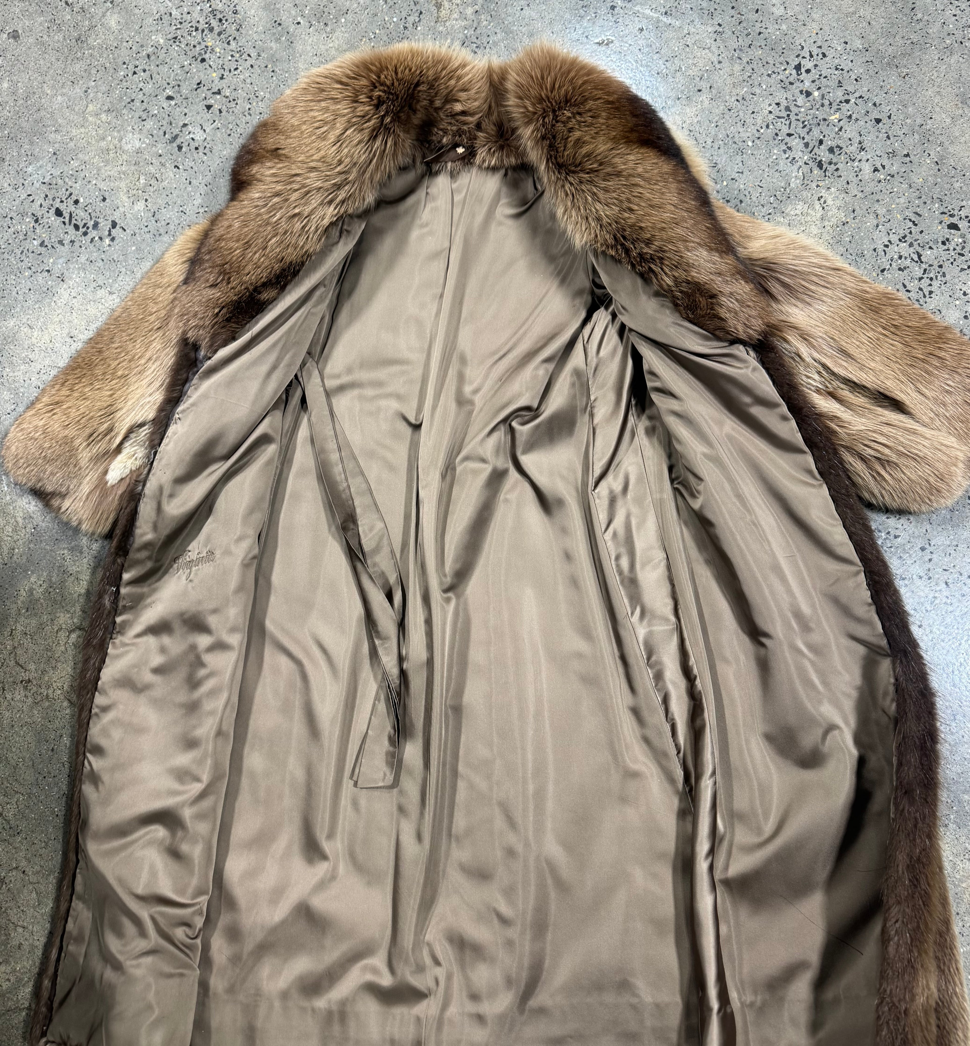 Vintage Canadian Muskrat Fur Coat with Fox Fur Collar/Sleeves