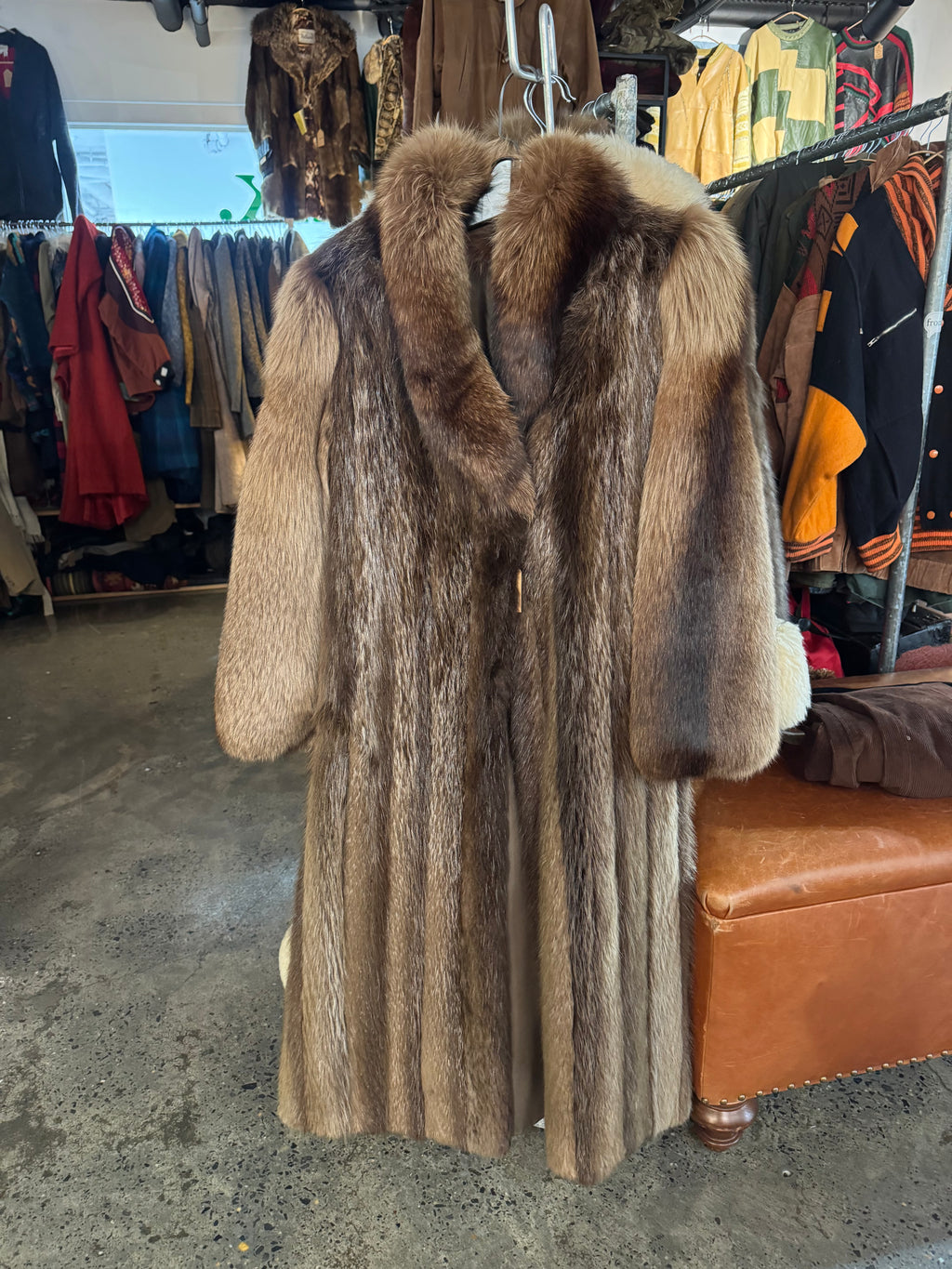 Vintage Canadian Muskrat Fur Coat with Fox Fur Collar/Sleeves