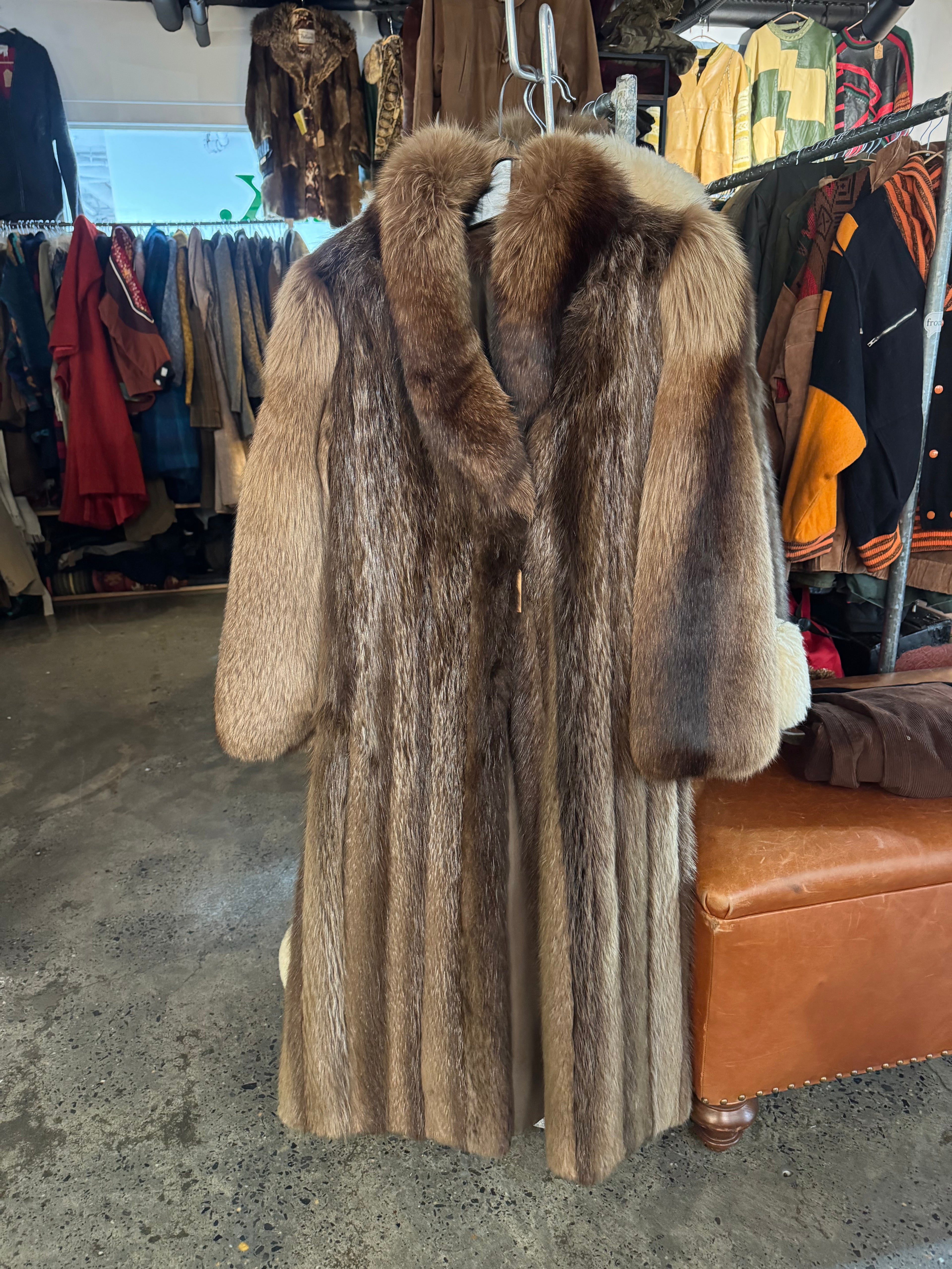 Vintage Canadian Muskrat Fur Coat with Fox Fur Collar/Sleeves
